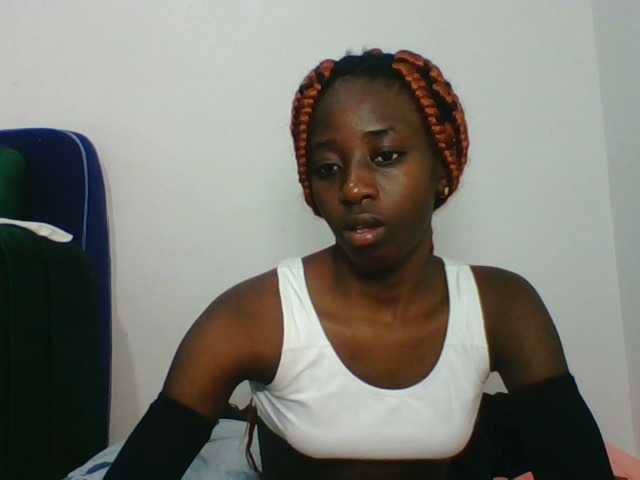 Sweetsmile23 live cam on BongaCams