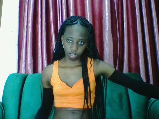Sweetsmile23 live cam on BongaCams