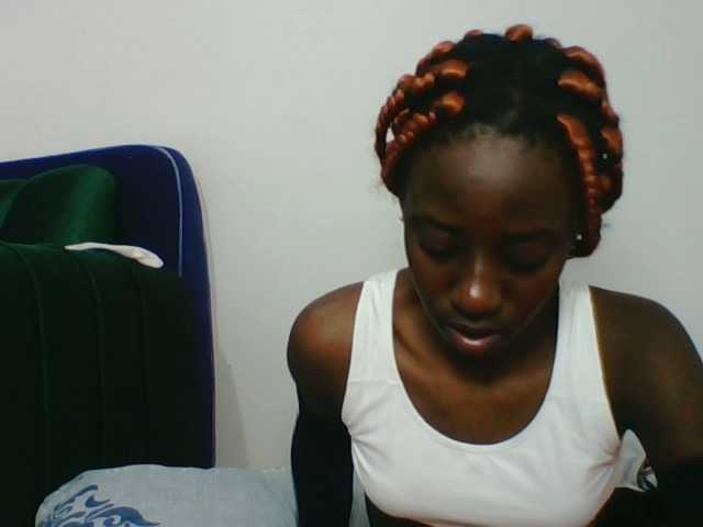Sweetsmile23 live webcam show