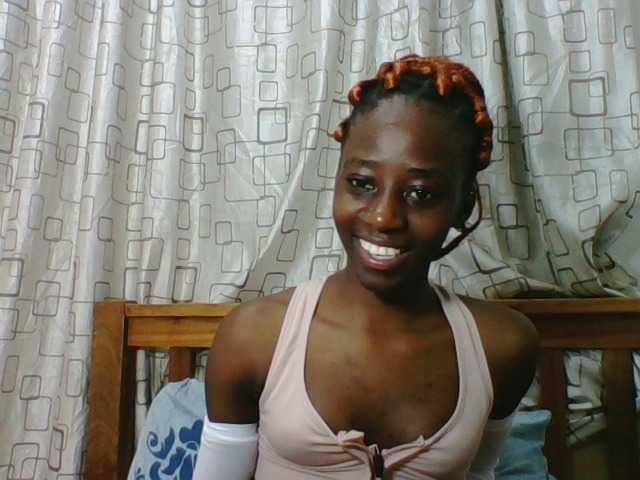 Sweetsmile23 live cam on BongaCams