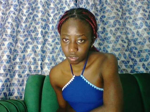 Sweetsmile23 live cam on BongaCams