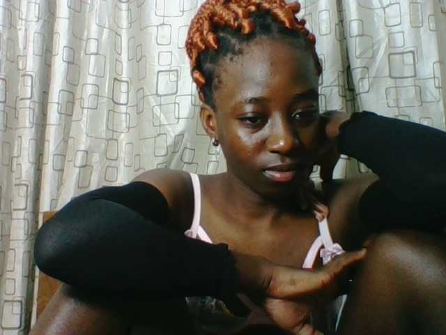 Sweetsmile23 live cam on BongaCams