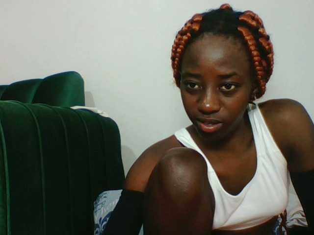 Sweetsmile23 live webcam show