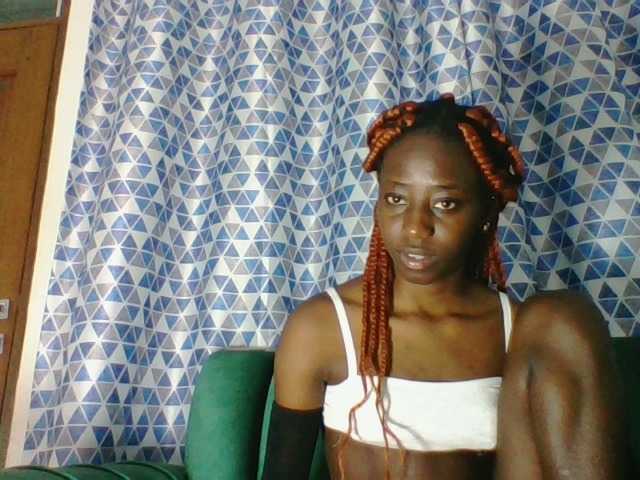 Sweetsmile23 live cam on BongaCams