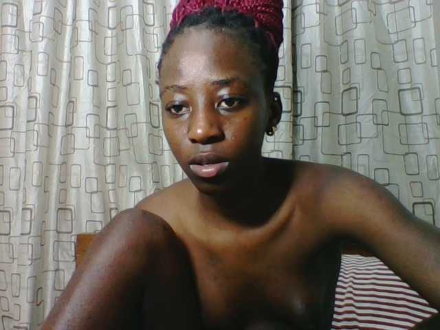 Sweetsmile23 live cam on BongaCams