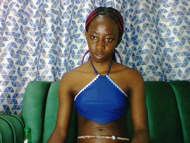 Sweetsmile23 live cam on BongaCams