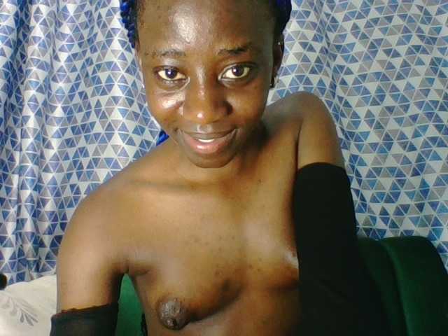 Sweetsmile23 live cam on BongaCams