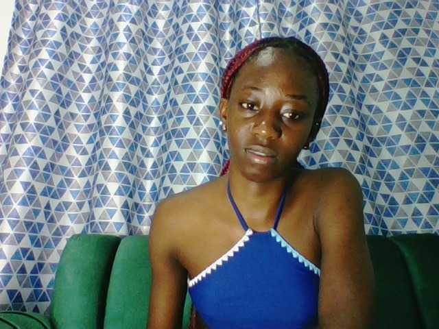 Sweetsmile23 live cam on BongaCams