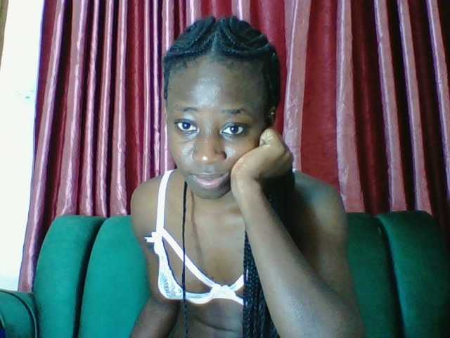 Sweetsmile23 live cam on BongaCams