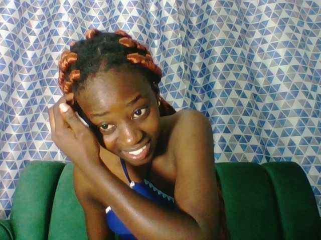 Sweetsmile23 live webcam show