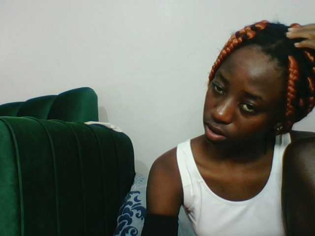 Sweetsmile23 live cam on BongaCams