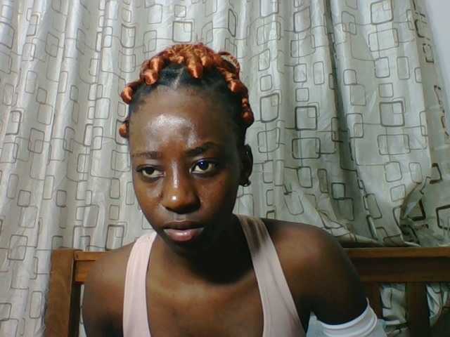 Sweetsmile23 live cam on BongaCams