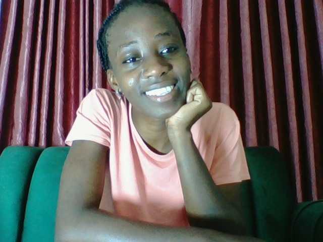 Sweetsmile23 live cam on BongaCams