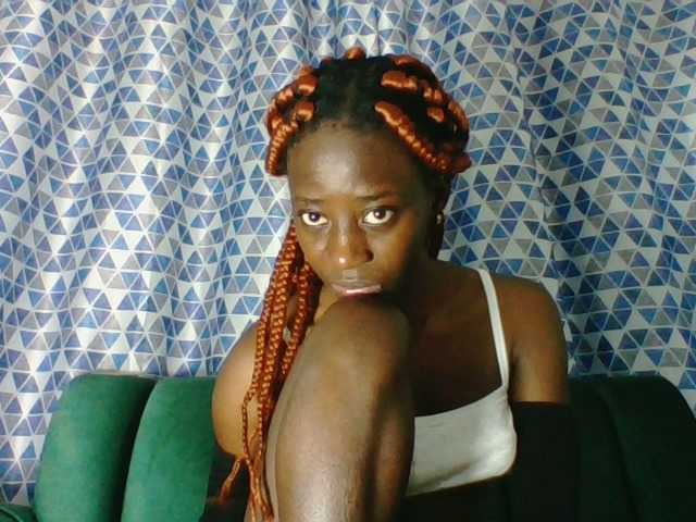Sweetsmile23 live cam on BongaCams