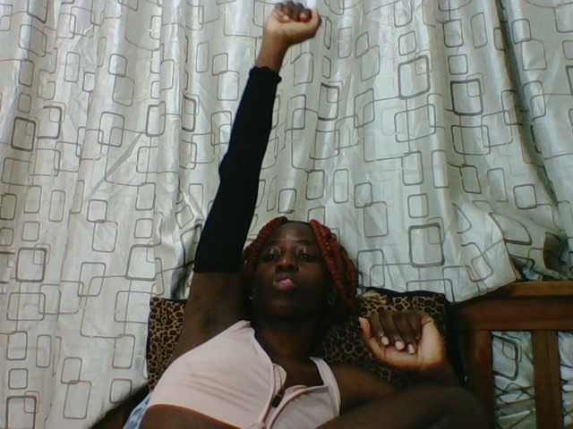 Sweetsmile23 live cam on BongaCams