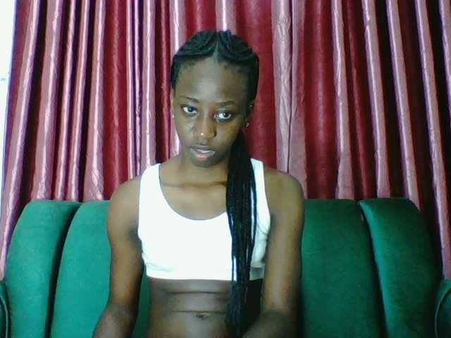 Sweetsmile23 live cam on BongaCams