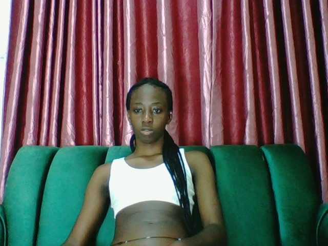 Sweetsmile23 live cam on BongaCams