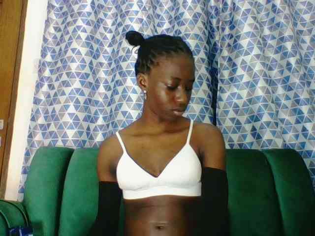 Sweetsmile23 webcam