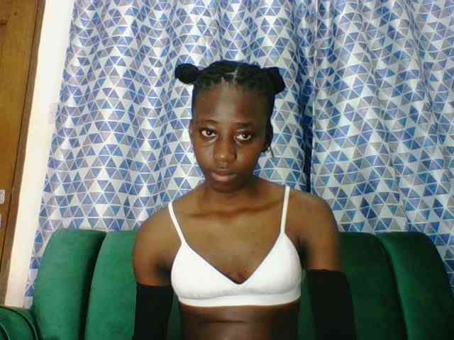 Sweetsmile23 webcam