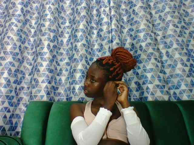 Sweetsmile23 webcam