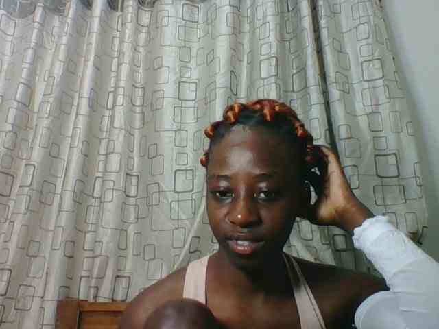 Sweetsmile23 webcam