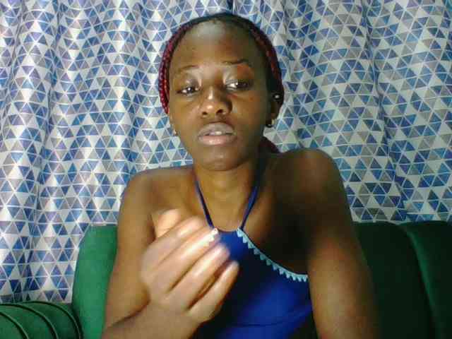 Sweetsmile23 webcam