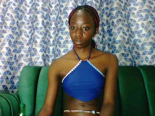 Sweetsmile23 webcam