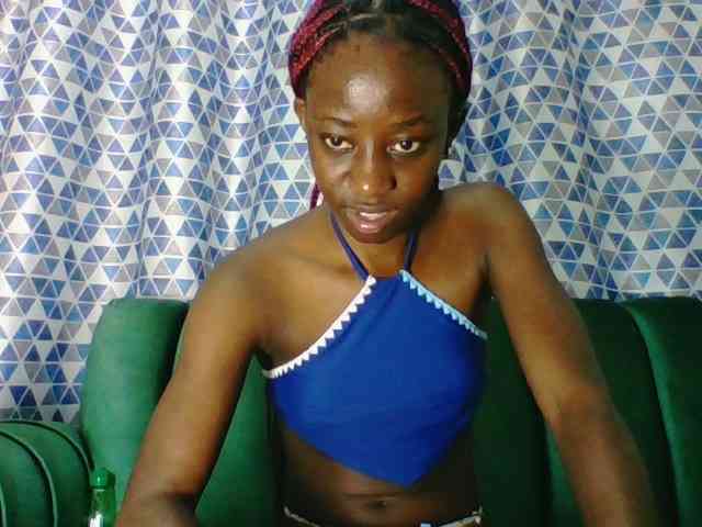 Sweetsmile23 webcam