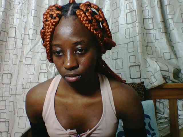 Sweetsmile23 webcam