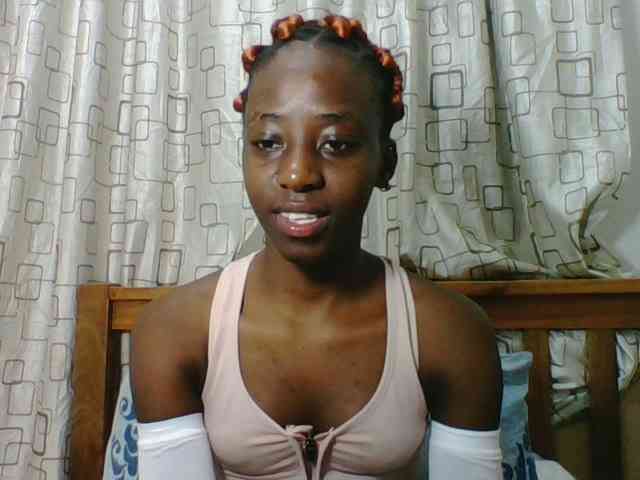 Sweetsmile23 webcam