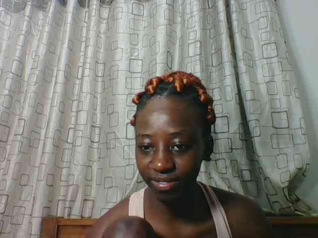 Sweetsmile23 webcam