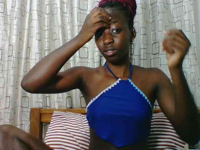 Sweetsmile23 webcam