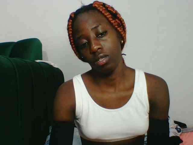 Sweetsmile23 webcam