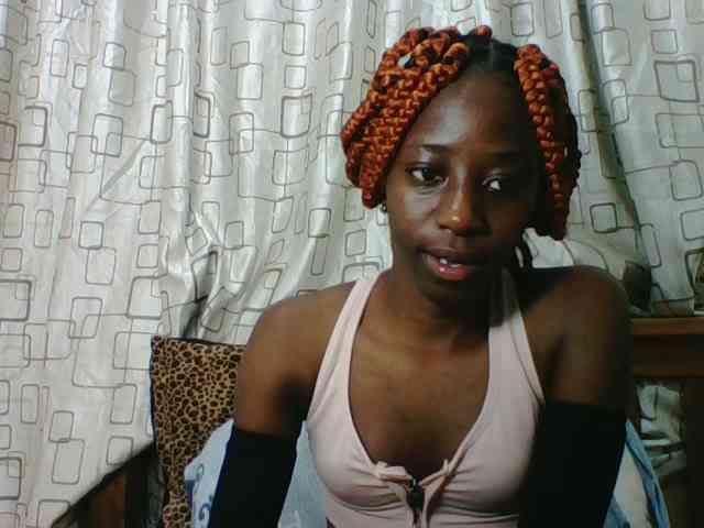 Sweetsmile23 webcam