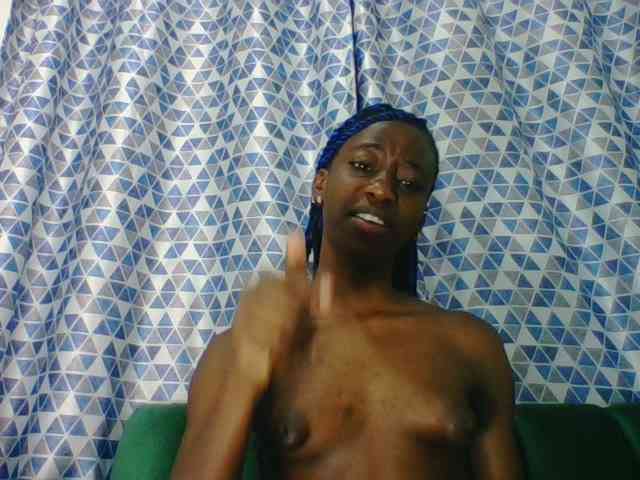 Sweetsmile23 webcam