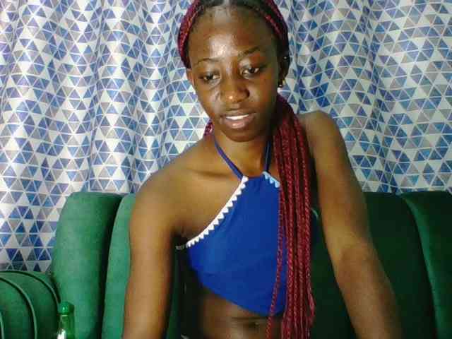 Sweetsmile23 Live Webcam on BongaCams