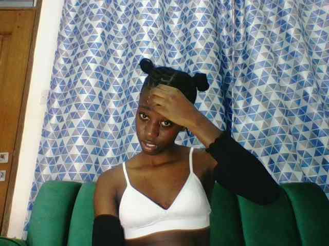 Sweetsmile23 webcam
