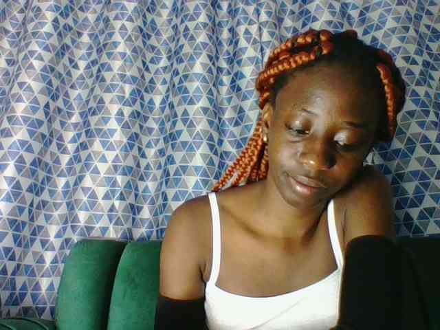 Sweetsmile23 webcam
