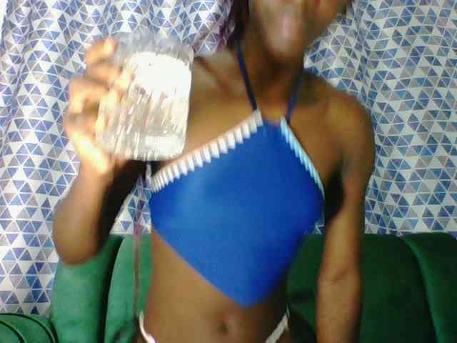 Sweetsmile23 webcam