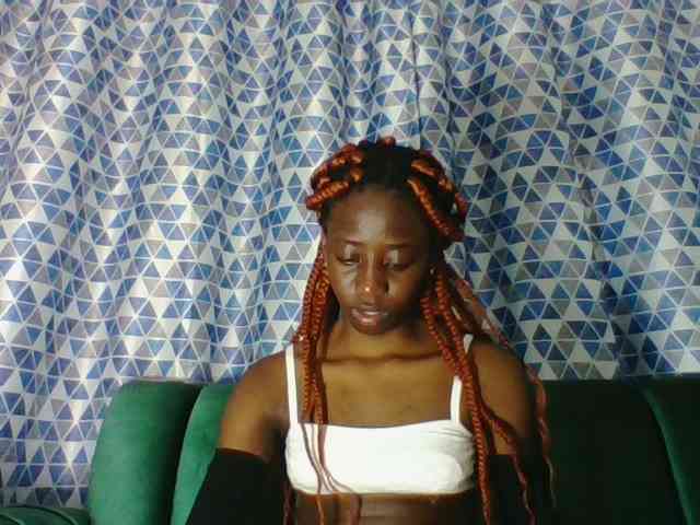 Sweetsmile23 webcam