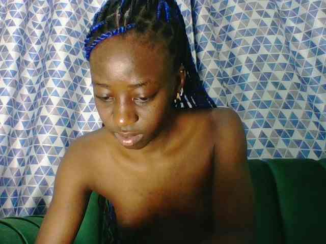 Sweetsmile23 webcam