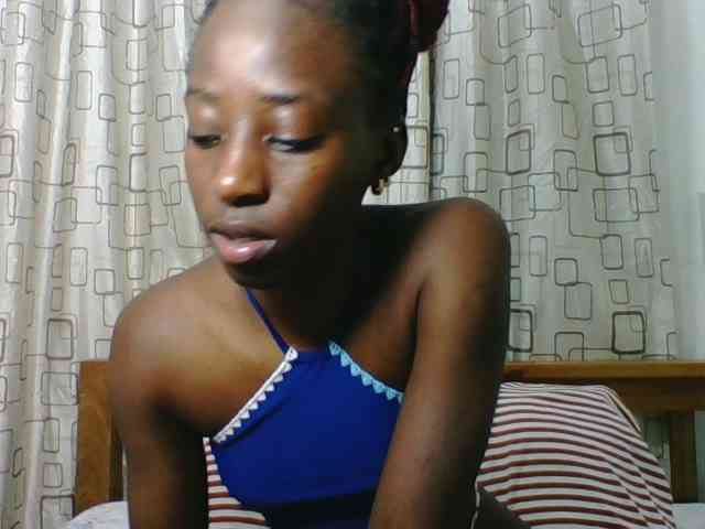 Sweetsmile23 webcam