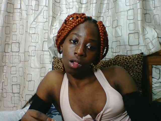 Sweetsmile23 webcam