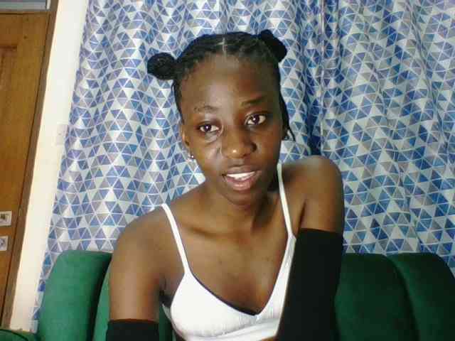 Sweetsmile23 webcam