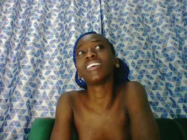Sweetsmile23 webcam