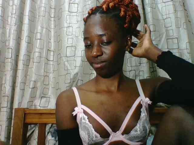 Sweetsmile23 webcam