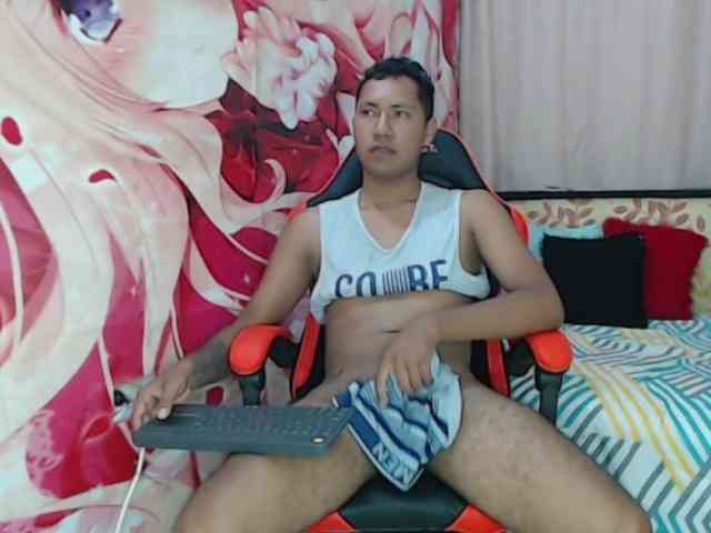Alessandro-28 Sex Cam Show