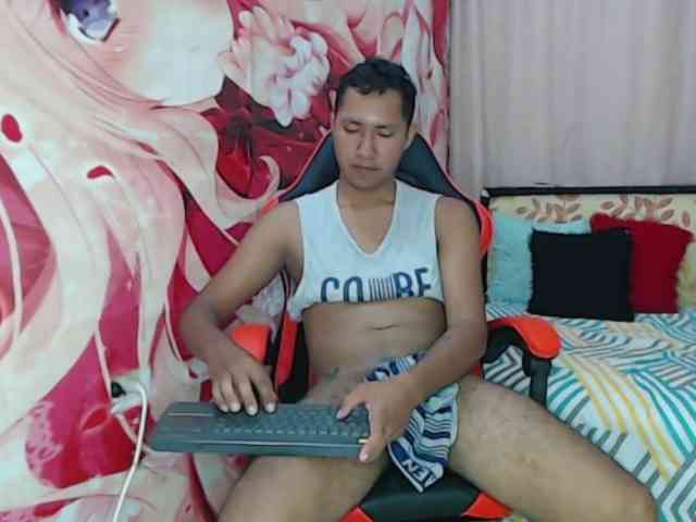 Alessandro-28 Sex Cam Show