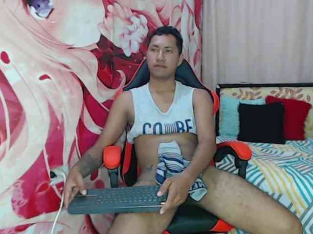 Alessandro-28 Sex Cam Show
