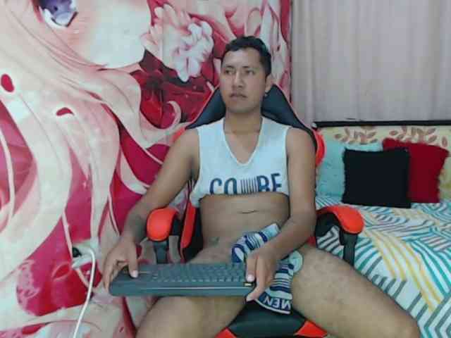 Alessandro-28 Sex Cam Show